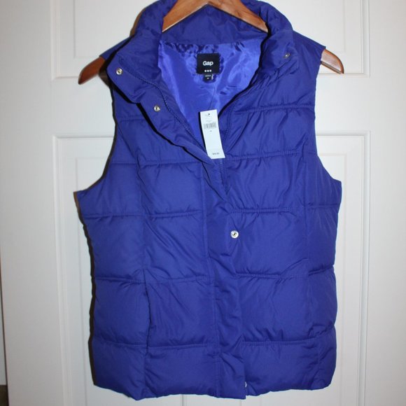 GAP Jackets & Blazers - *NEW* GAP Puffer Vest sz M
